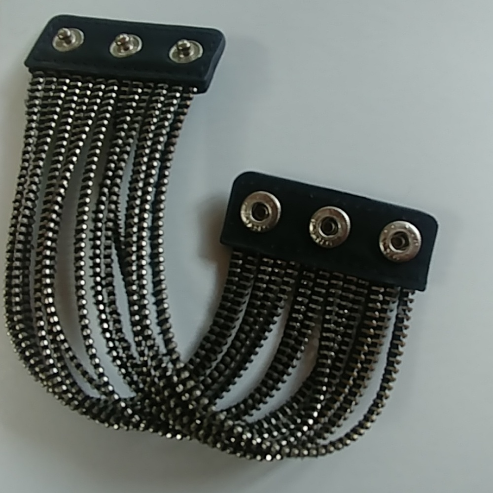 COPY - Black leather zipper bracelet